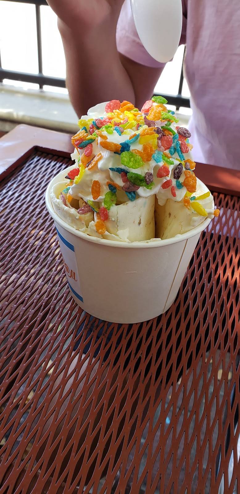 How We Roll Ice Cream | restaurant | 6311, 104 S Church St, Visalia, CA 93291, USA | 5598023277 OR +1 559-802-3277