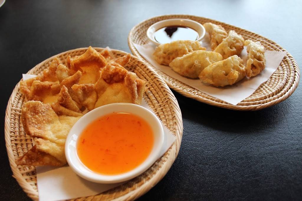 Tuay Thai Restaurant | restaurant | 7208 W College Dr # A, Palos Heights, IL 60463, USA | 7089236467 OR +1 708-923-6467