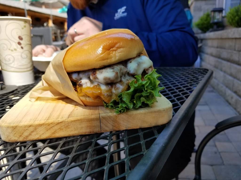 The Brown Bag Bistro | restaurant | 318 E Broadway, Alton, IL 62002, USA | 6184339933 OR +1 618-433-9933