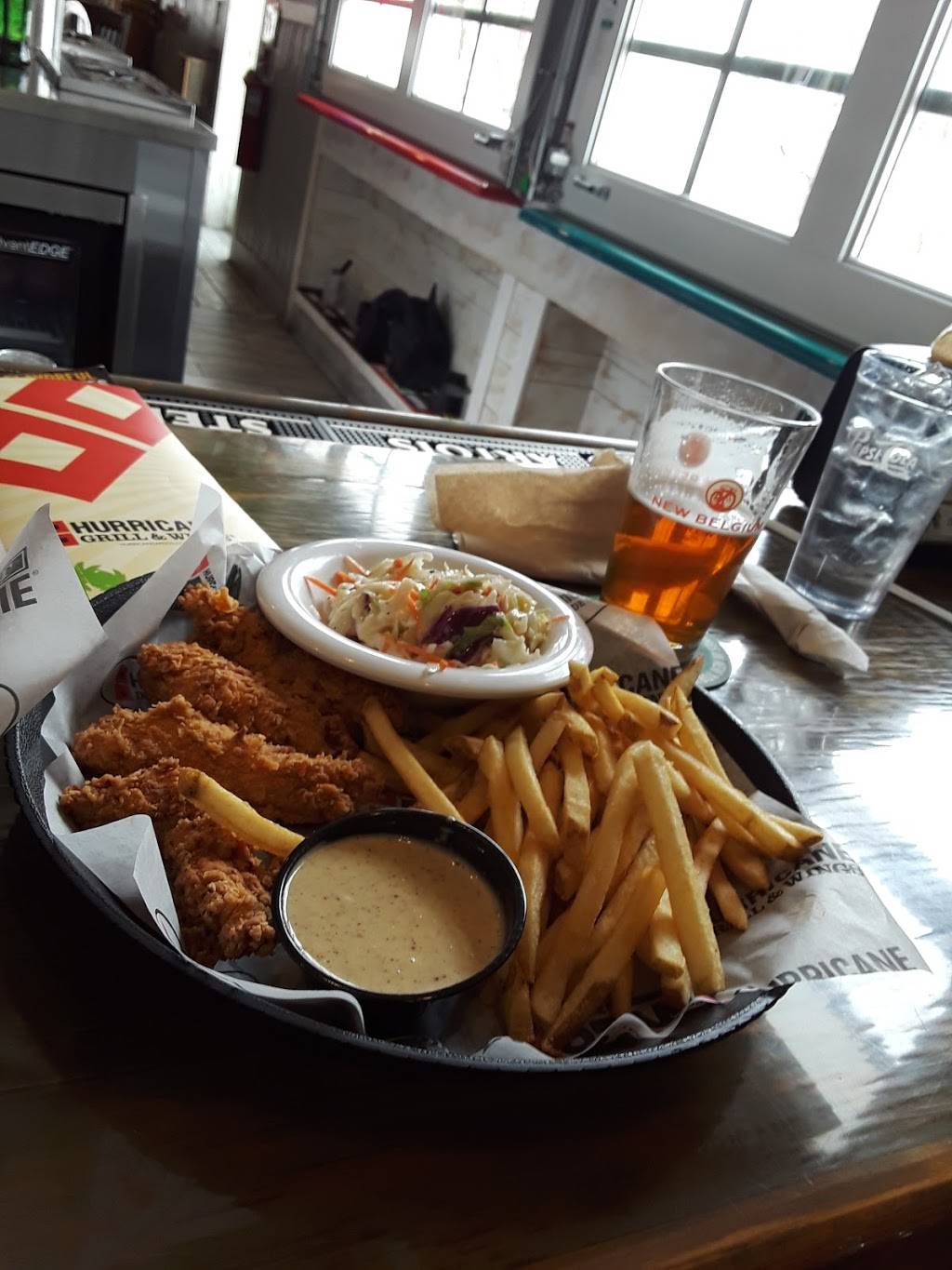 Hurricane Grill & Wings | restaurant | 829 Broadway, Newburgh, NY 12550, USA | 8455628200 OR +1 845-562-8200