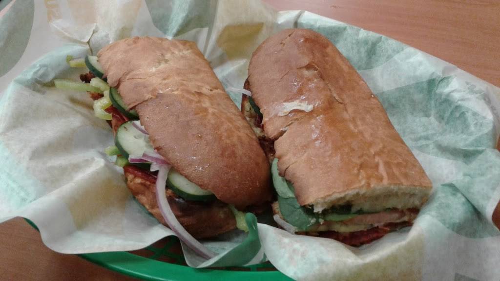 Subway | restaurant | 501 S Reino Rd B, Thousand Oaks, CA 91362, USA | 8053769557 OR +1 805-376-9557