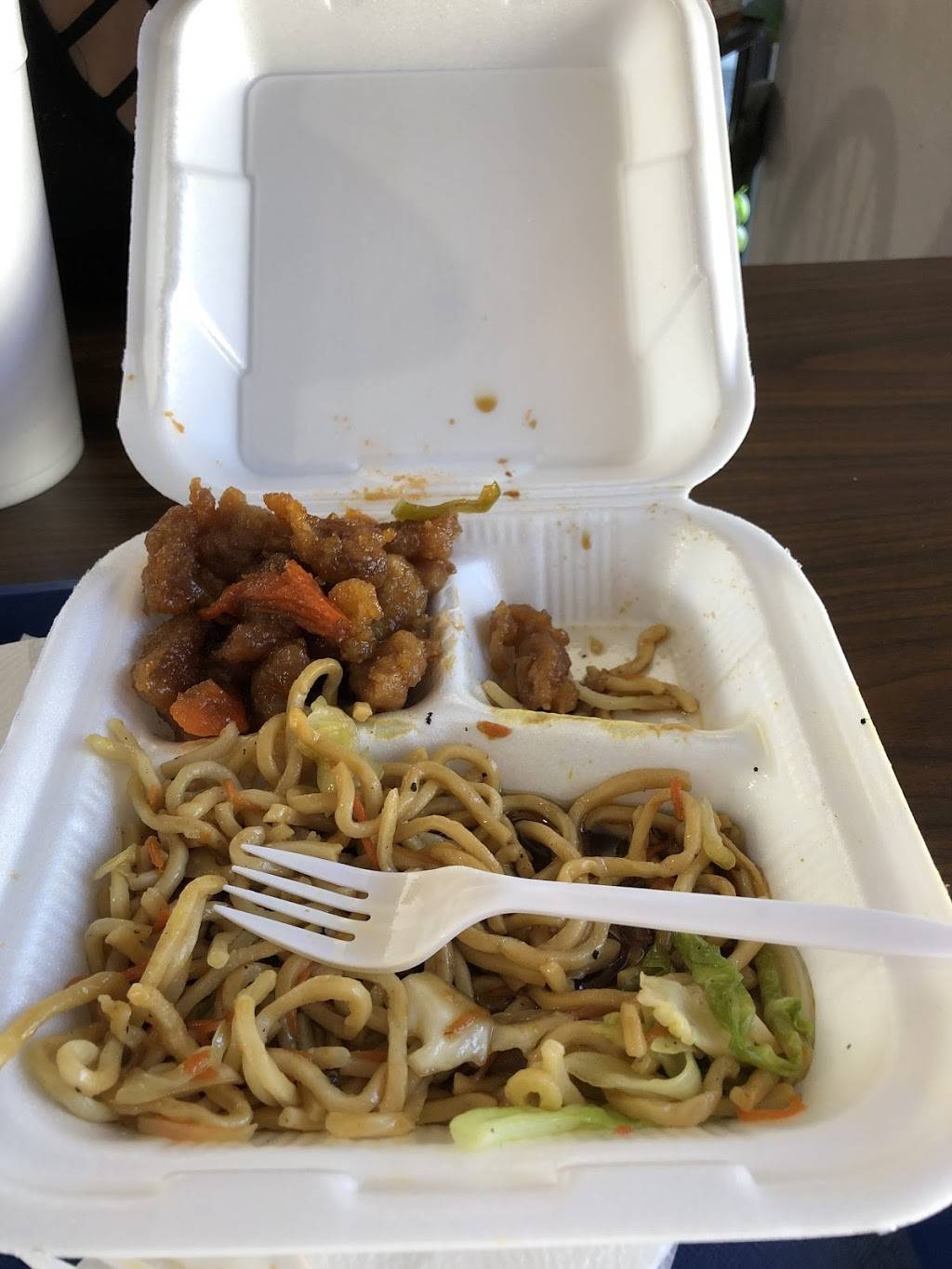 Yans Chinese Grill | restaurant | 1050 Shaw Ave, Clovis, CA 93612, USA | 5592970500 OR +1 559-297-0500