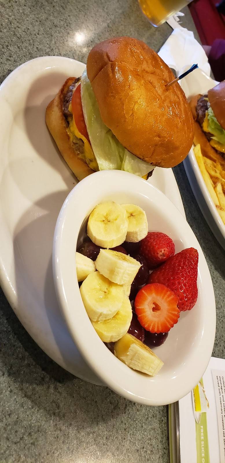 Marie Callenders | restaurant | 5622 Freeport Blvd, Sacramento, CA 95822, USA | 9163914300 OR +1 916-391-4300