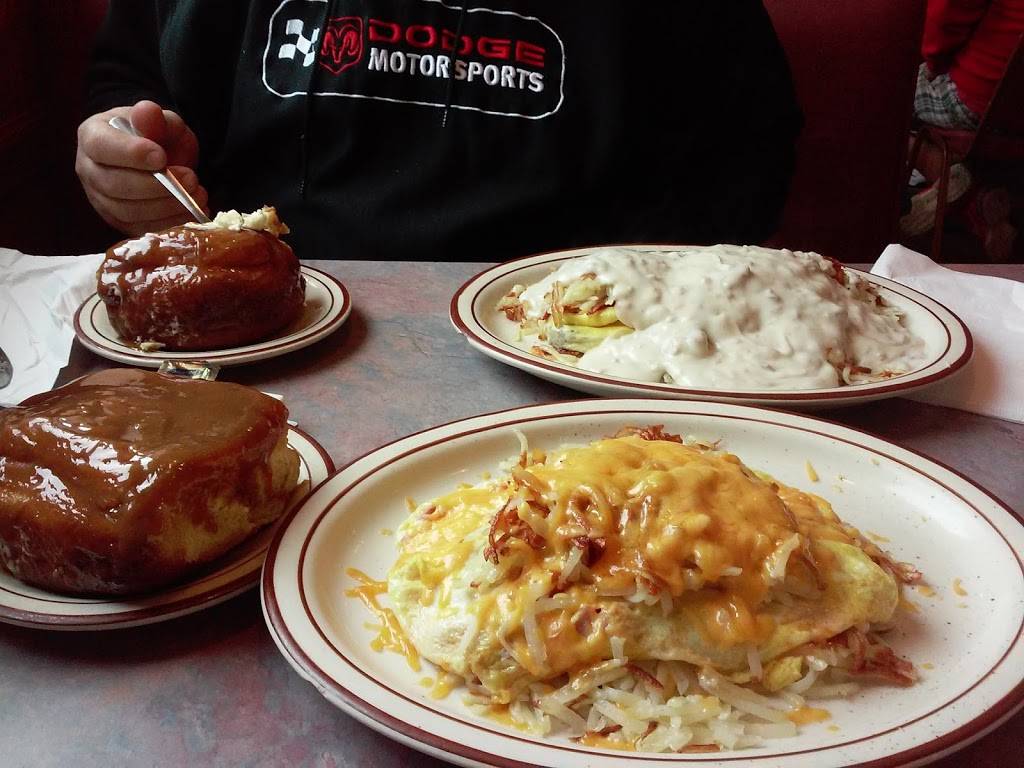 Family Diner | restaurant | 1604 Hill Ave, Spirit Lake, IA 51360, USA | 7123365422 OR +1 712-336-5422