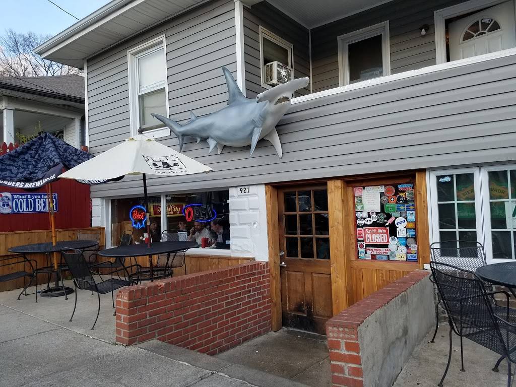 Hammerheads | restaurant | 921 Swan St, Louisville, KY 40204, USA | 5023651112 OR +1 502-365-1112
