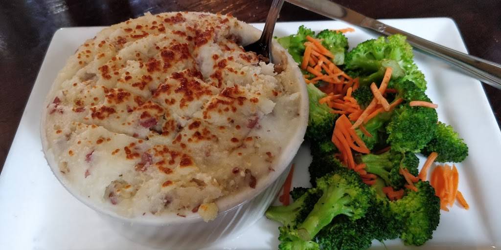 Hennesseys Tavern | restaurant | 31761 Camino Capistrano, San Juan Capistrano, CA 92675, USA | 9494414777 OR +1 949-441-4777