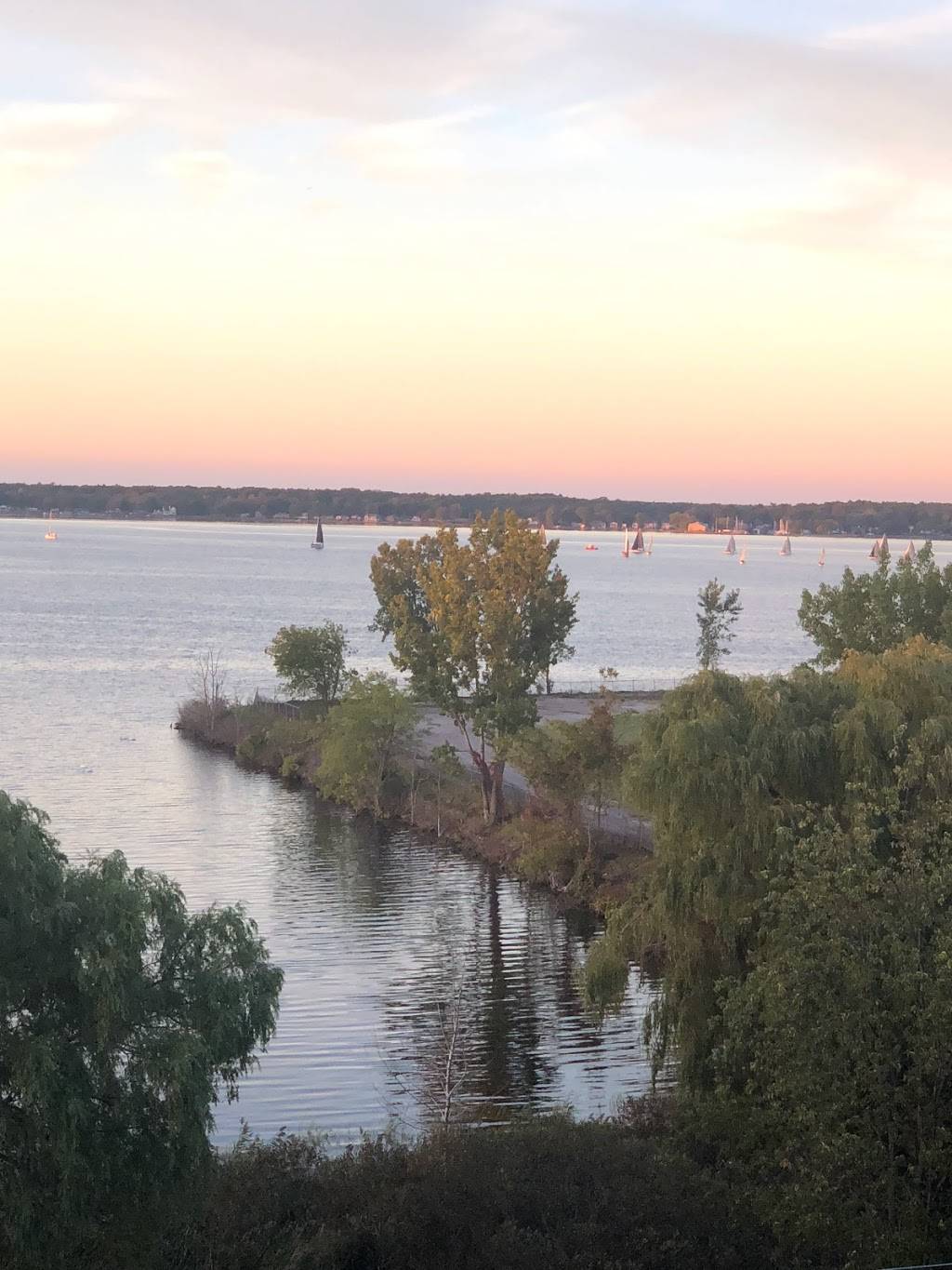 Se4sons Gastropub | restaurant | 2801 Lakeshore Dr, Muskegon, MI 49441, USA | 2317593405 OR +1 231-759-3405