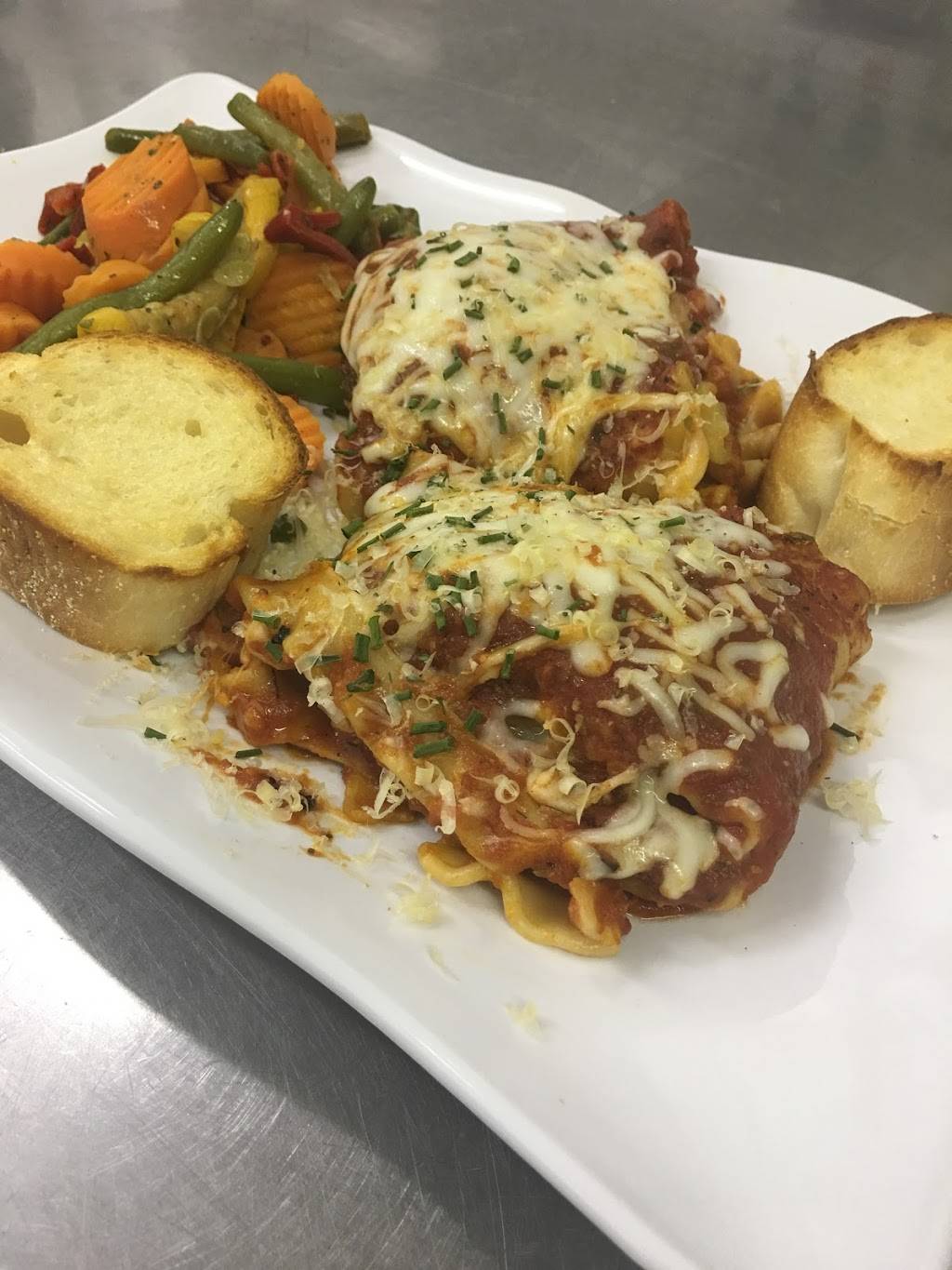 Mi Casa Su Cafe | restaurant | 1835 N M.L.K. Drive, N M.L.K. Dr, Milwaukee, WI 53212, USA | 4144889916 OR +1 414-488-9916