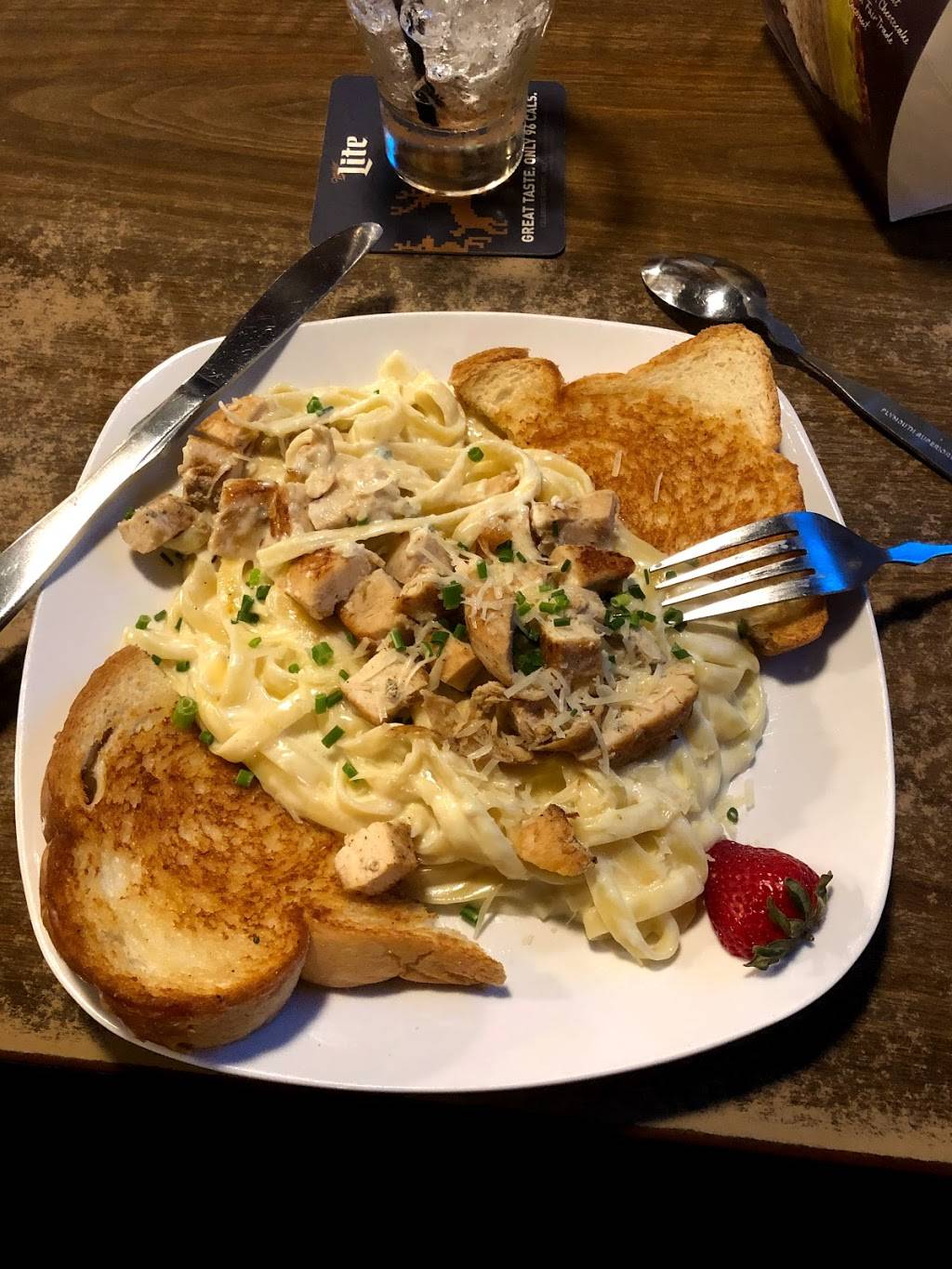 Kelly Grill | restaurant | 143 E 1st Ave, Stanley, WI 54768, USA | 7157090160 OR +1 715-709-0160