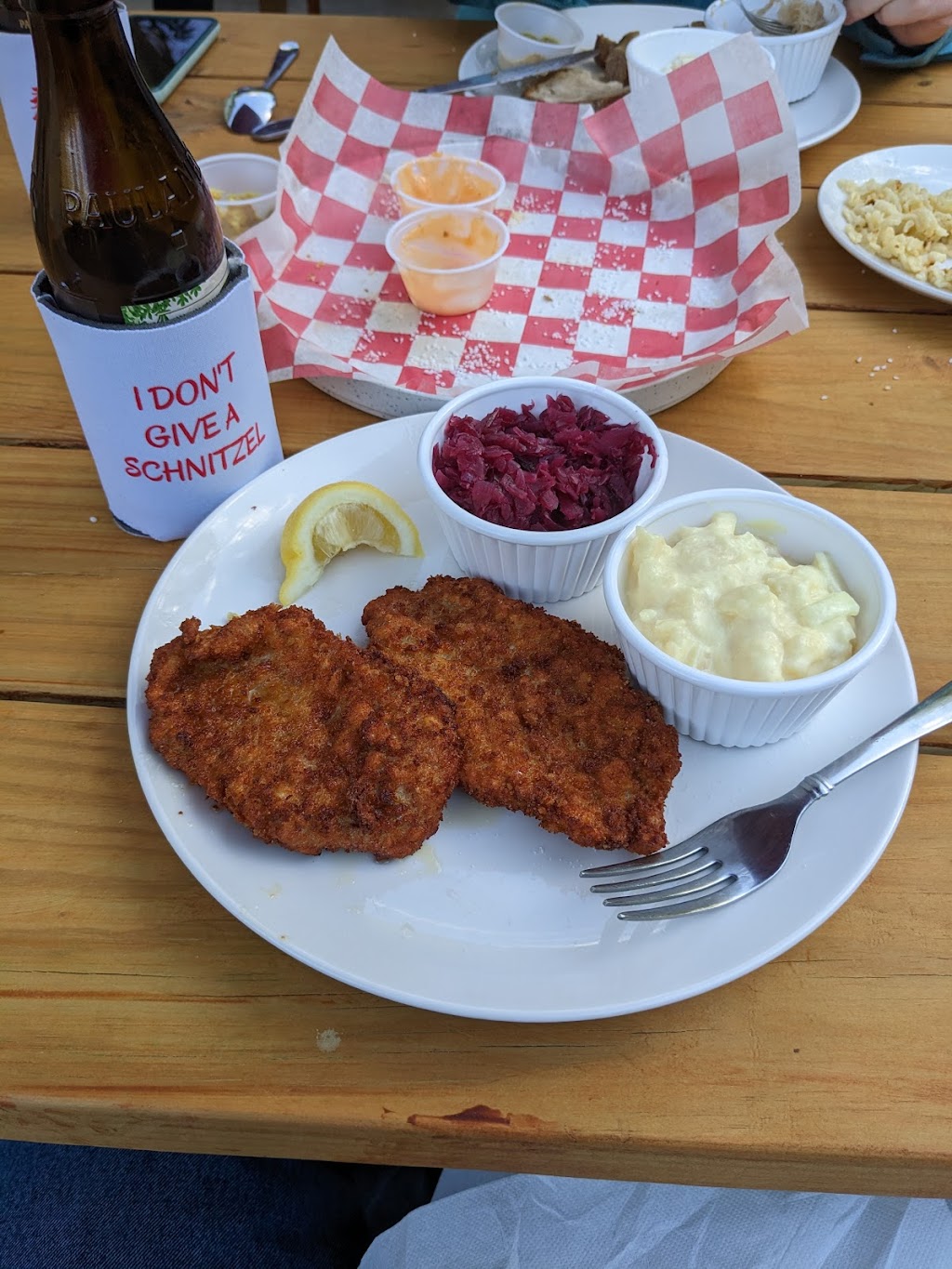 VIENNA BIER GARTEN | restaurant | 1391 N Main St, LaFayette, GA 30728, USA | 7069968577 OR +1 706-996-8577