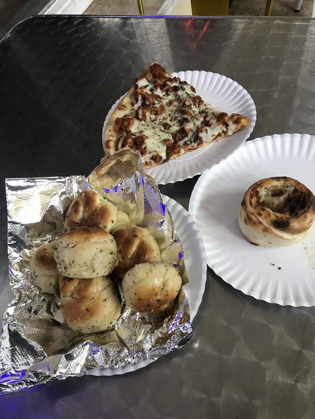 LA PIAZZA PIZZERIA | restaurant | 162 W Main St suite H, Whitewater, WI 53190, USA | 2624582727 OR +1 262-458-2727