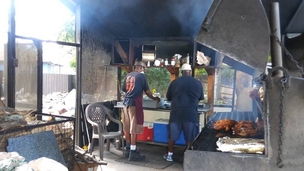 Elis Bar-B-Que | restaurant | 360 Skinner Blvd, Dunedin, FL 34698, USA | 7277384856 OR +1 727-738-4856