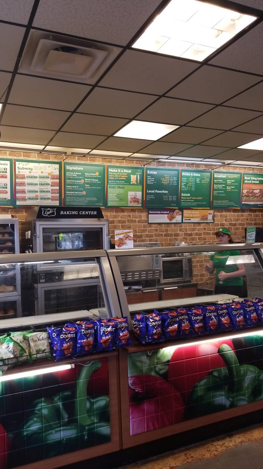 Subway | restaurant | 210 W Main St, Hulbert, OK 74441, USA | 9187723422 OR +1 918-772-3422