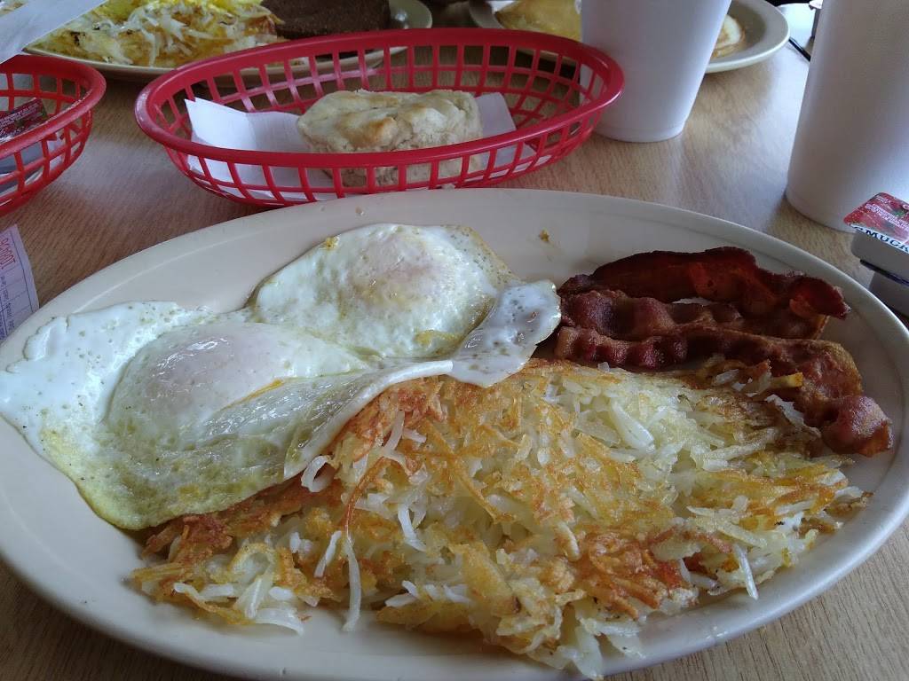 Dicks Cafe | restaurant | 2207 N Main Ave, Newton, NC 28658, USA | 8284647920 OR +1 828-464-7920