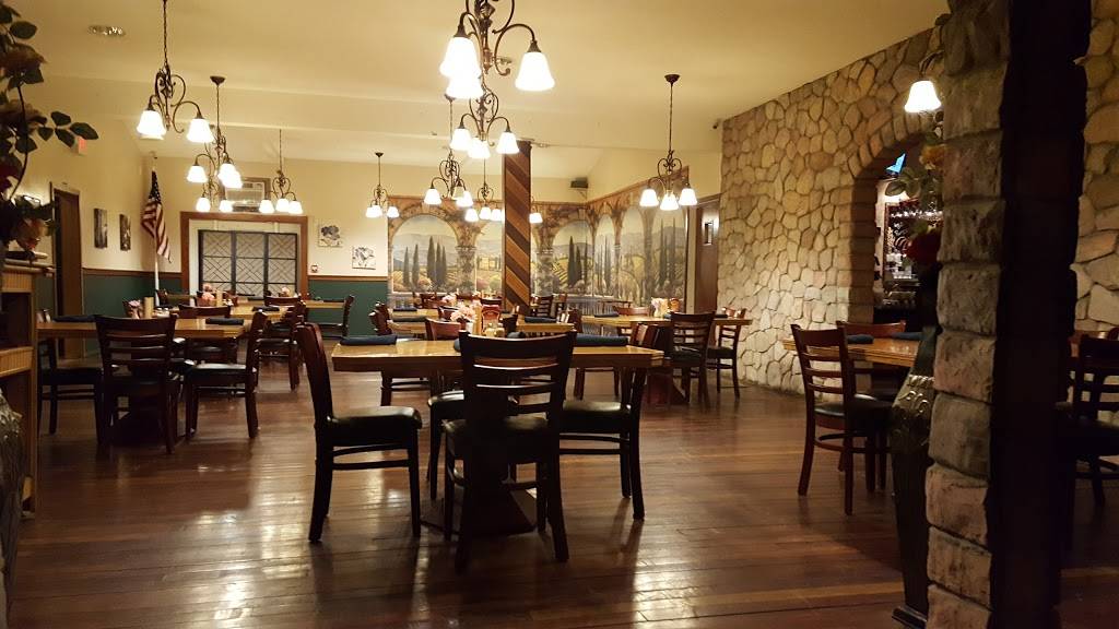 Shilohs Restaurant | restaurant | 504 Laconia Rd, Tilton, NH 03276, USA | 6035282528 OR +1 603-528-2528