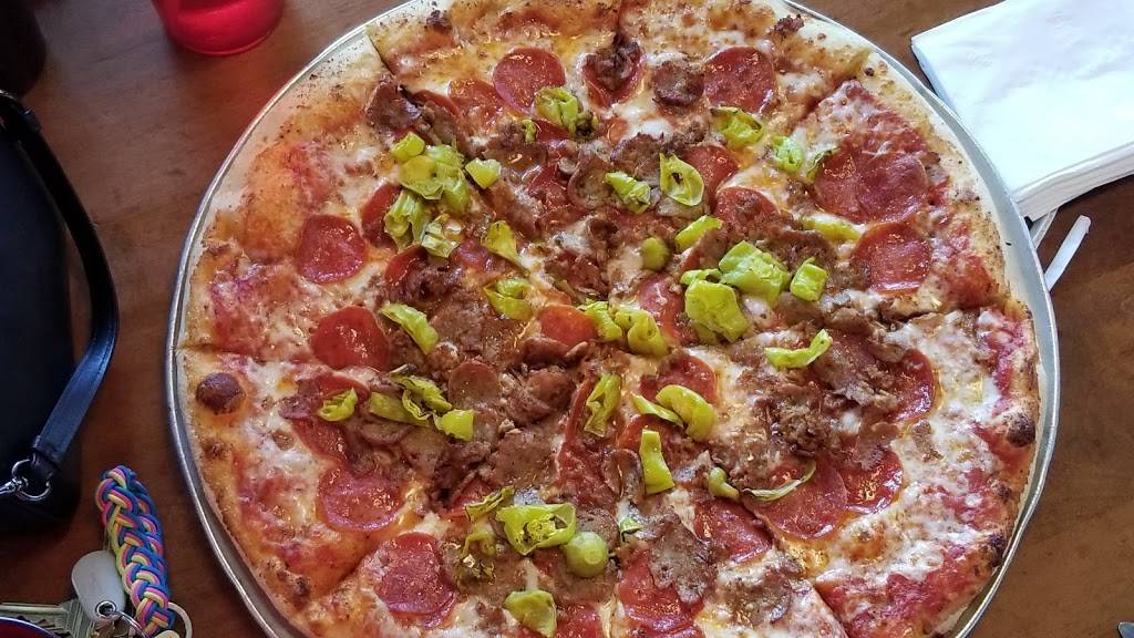 Big Bills New York Pizza | restaurant | 8243 S Holly St, Centennial, CO 80122, USA | 3037419245 OR +1 303-741-9245