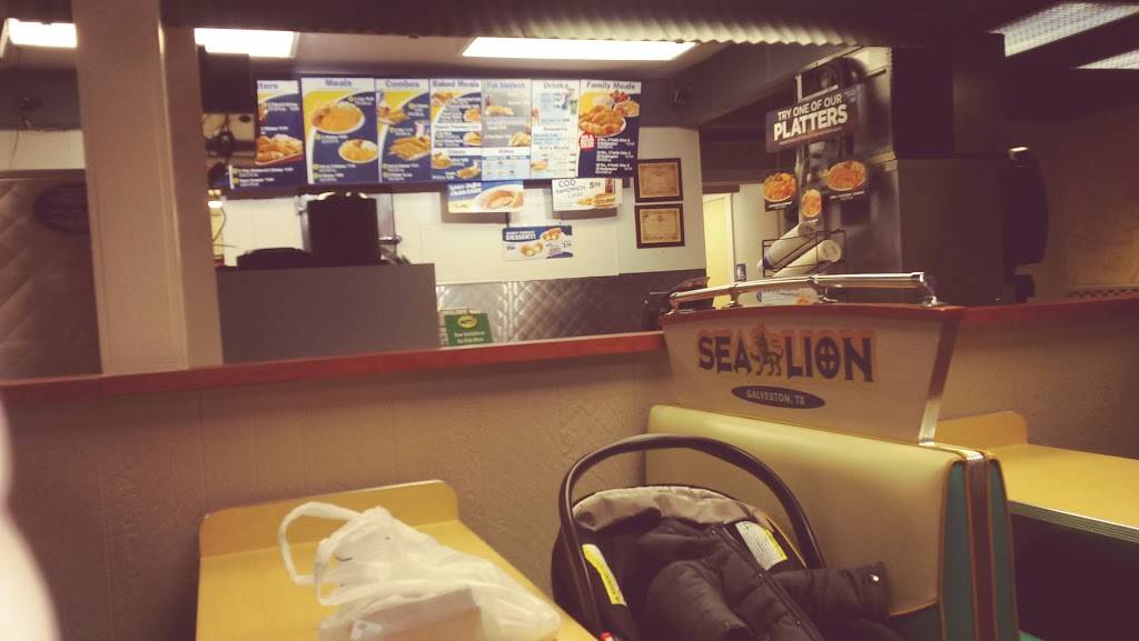 Long John Silvers | restaurant | 810 Watertower Ln, West Carrollton, OH 45449, USA | 9378667651 OR +1 937-866-7651