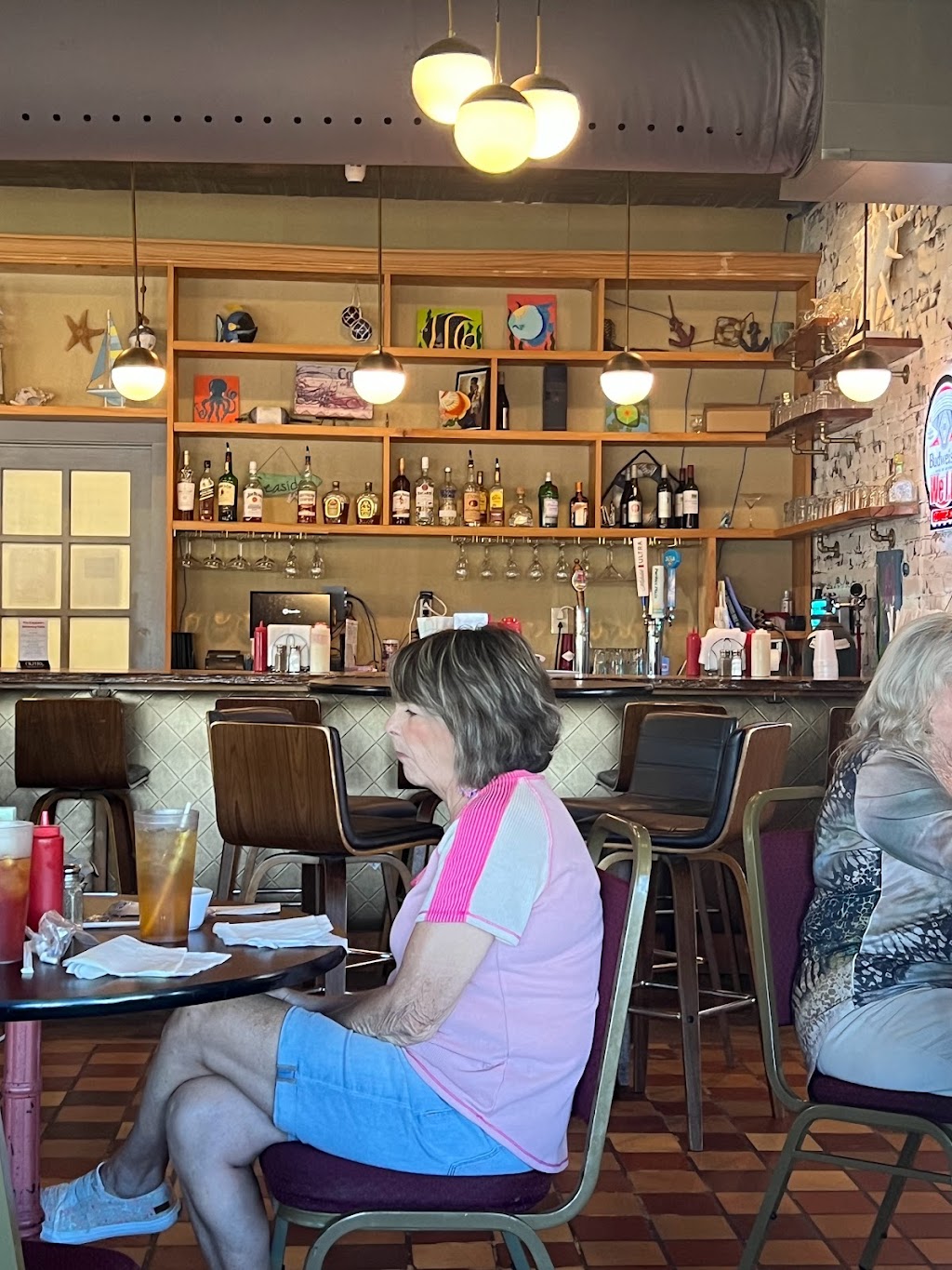 Captain Joey Pattis Seafood & Saloon | restaurant | 1124 W Garden St, Pensacola, FL 32502, USA | 8504343193 OR +1 850-434-3193