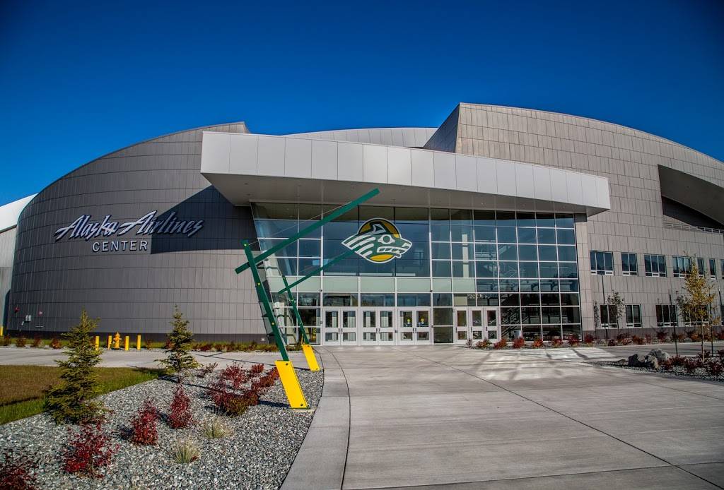 Varsity Sports Grill | restaurant | 3550 Providence Dr, Anchorage, AK 99508, USA | 9077867835 OR +1 907-786-7835