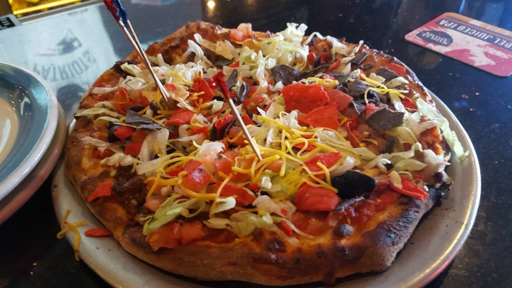 T.J. Hooligans | restaurant | 16731 State Hwy 13, Prior Lake, MN 55372, USA | 9524476668 OR +1 952-447-6668