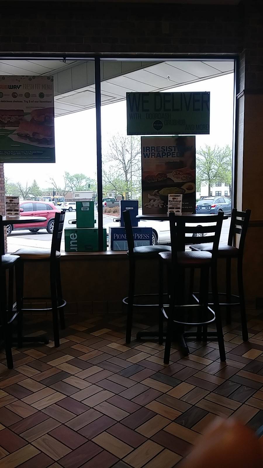 Subway Restaurants | restaurant | 2513 West 7th Street, St Paul, MN 55116, USA | 6516901333 OR +1 651-690-1333