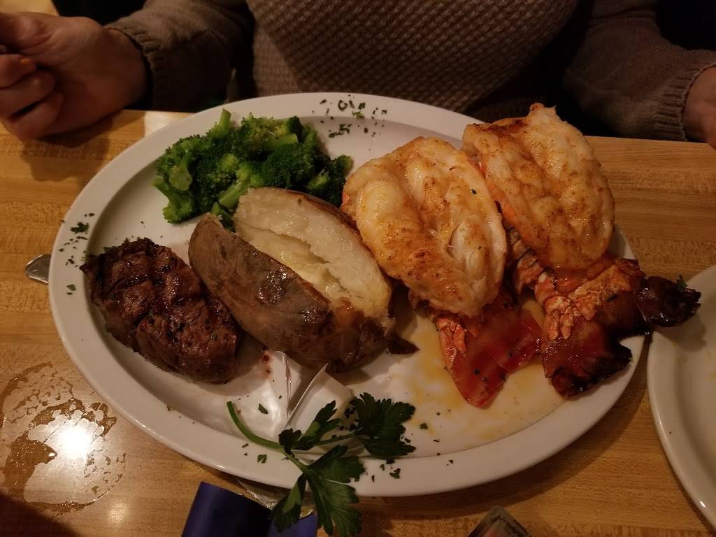 Tippers Seafood & Steak House | restaurant | 324 Delaware Ave, Put-In-Bay, OH 43456, USA | 4192858477 OR +1 419-285-8477