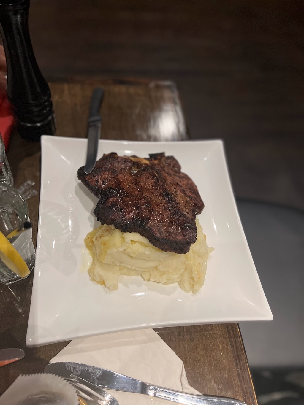 Francescos | restaurant | 43 Bruckner Blvd, Bronx, NY 10454, USA | 7185855855 OR +1 718-585-5855