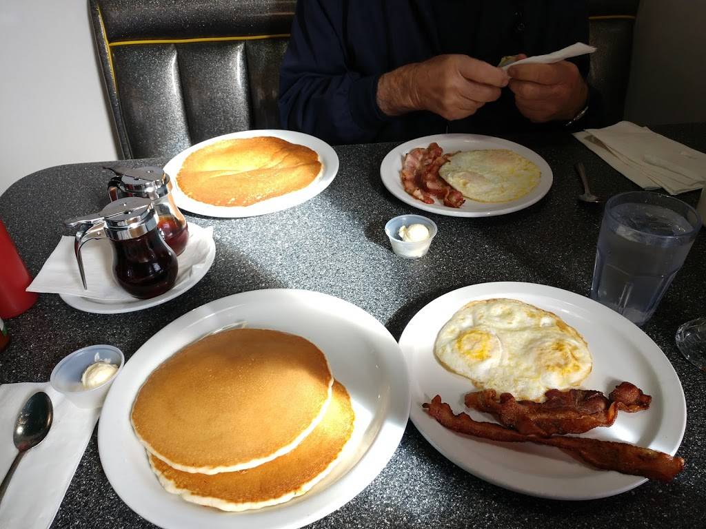 Chubbys Diner | restaurant | 2032 Santa Rosa Ave, Santa Rosa, CA 95407, USA | 7075782003 OR +1 707-578-2003