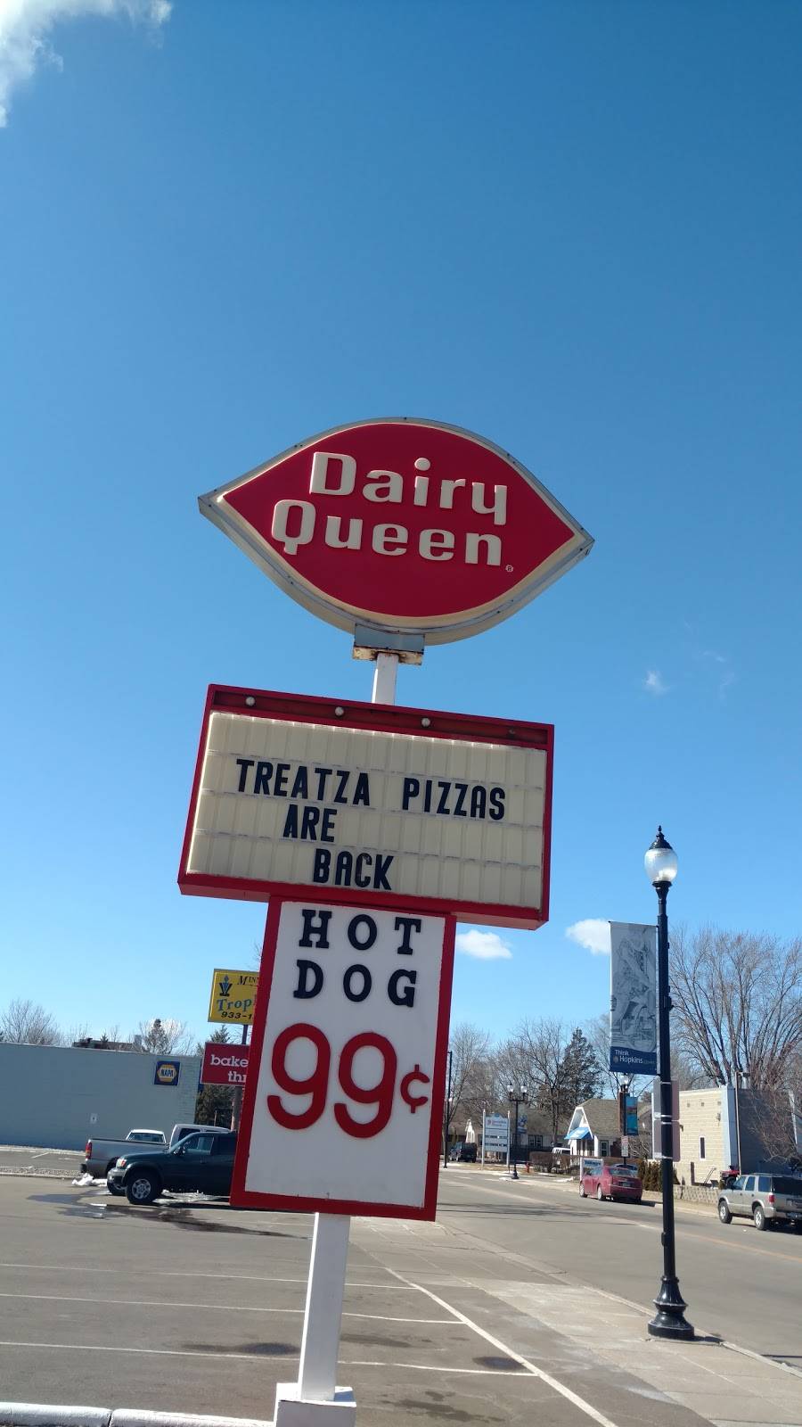 Dairy Queen | restaurant | 1800 Main St, Hopkins, MN 55343, USA | 9529300202 OR +1 952-930-0202