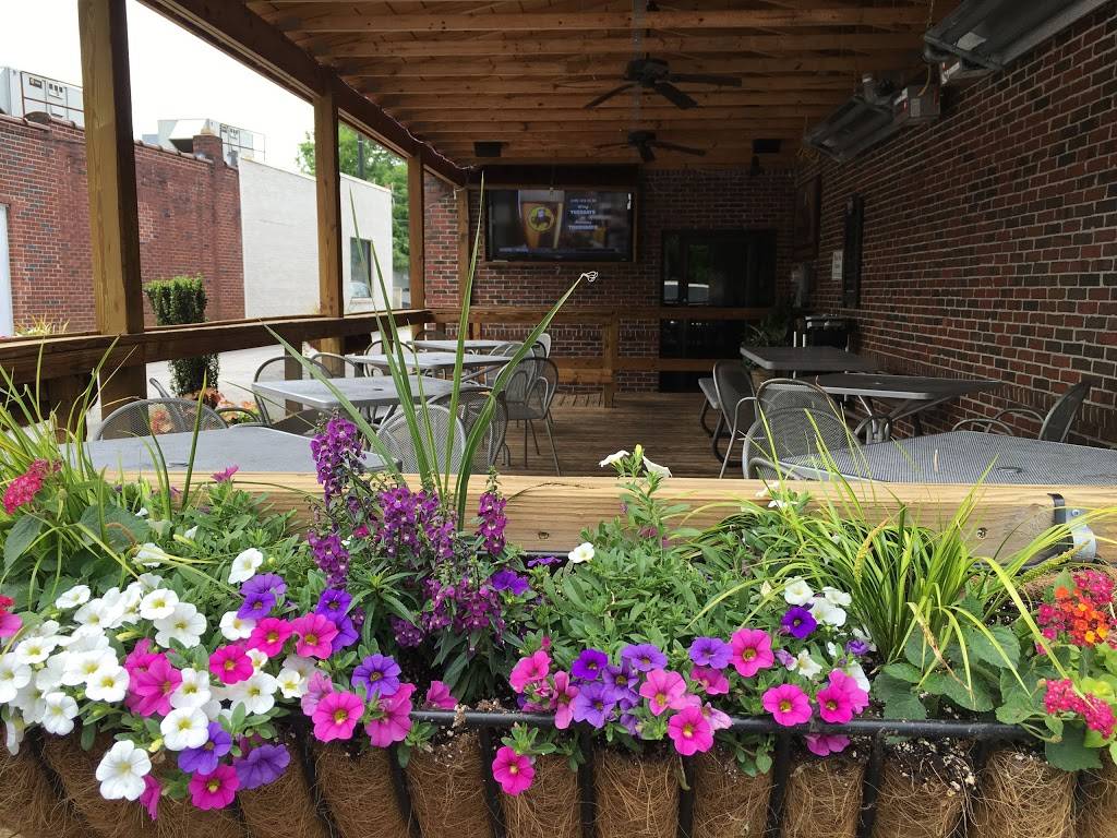 Blockhouse Restaurant and Oyster Bar | restaurant | 1619 Augusta St, Greenville, SC 29605, USA | 8642324280 OR +1 864-232-4280