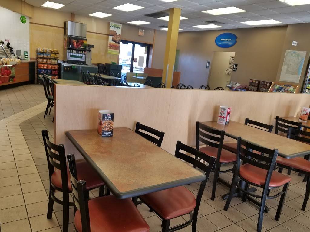 Taco Johns | restaurant | 400 Oasis Rd, Black River Falls, WI 54615, USA | 7152843010 OR +1 715-284-3010