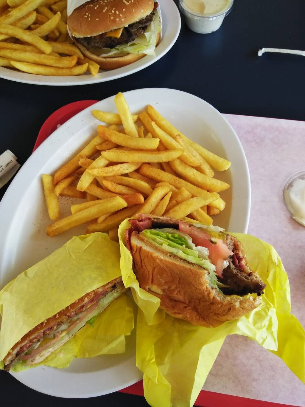 Bravos Char Burgers Bakersfield | restaurant | 701 Chester Ave, Bakersfield, CA 93301, USA | 6613255586 OR +1 661-325-5586