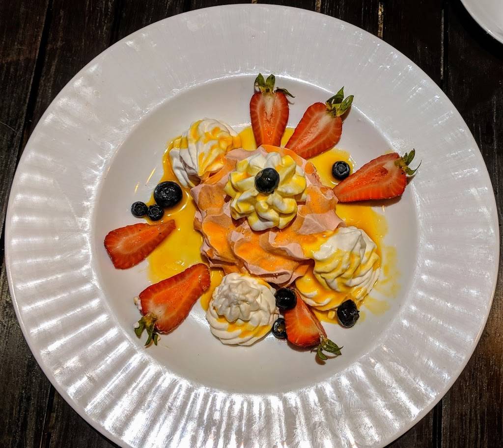 Oz Restaurant & Bar | restaurant | 2950 Clarendon Blvd, Arlington, VA 22201, USA | 7036640693 OR +1 703-664-0693