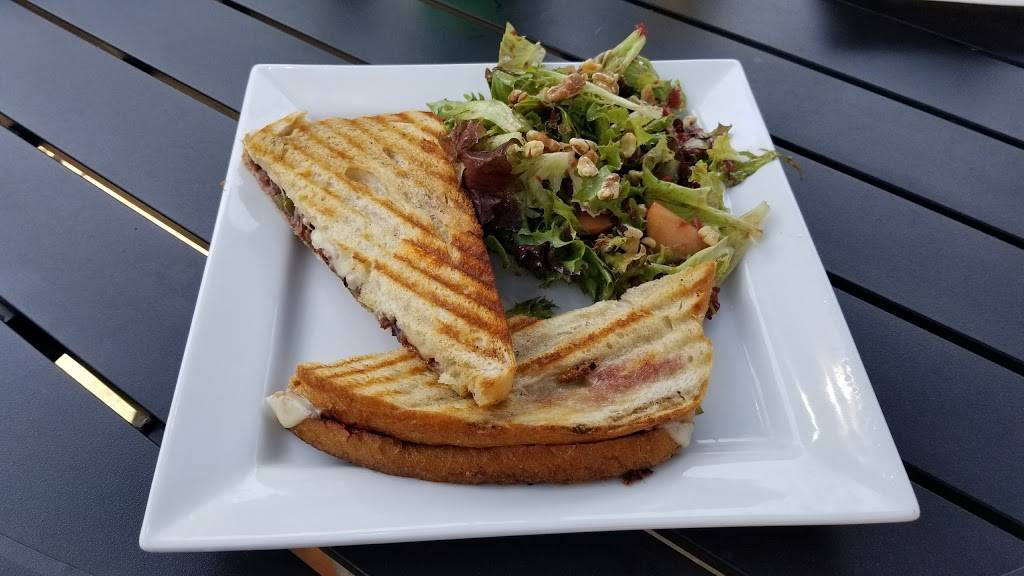 Wheatsheaf Café | restaurant | 79 Bolton St, Bobcaygeon, ON K0M 1A0, Canada | 7057389696 OR +1 705-738-9696