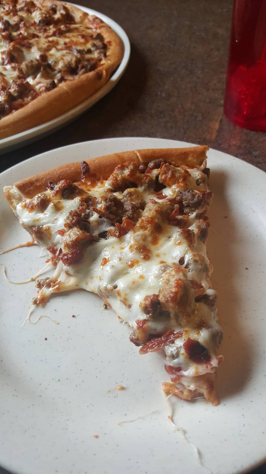 Godfathers Pizza | meal delivery | 3811 University Ave, Waterloo, IA 50701, USA | 3192357104 OR +1 319-235-7104