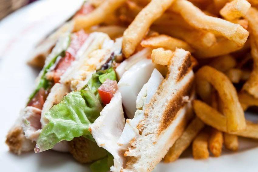 Tailgate Sports Bar & Grill | restaurant | 11215 Abercorn St #2, Savannah, GA 31419, USA | 9129212269 OR +1 912-921-2269