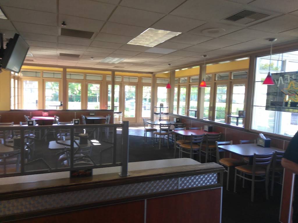 Carls Jr. | restaurant | 1530 Kirker Pass Rd, Clayton, CA 94517, USA | 9256729324 OR +1 925-672-9324