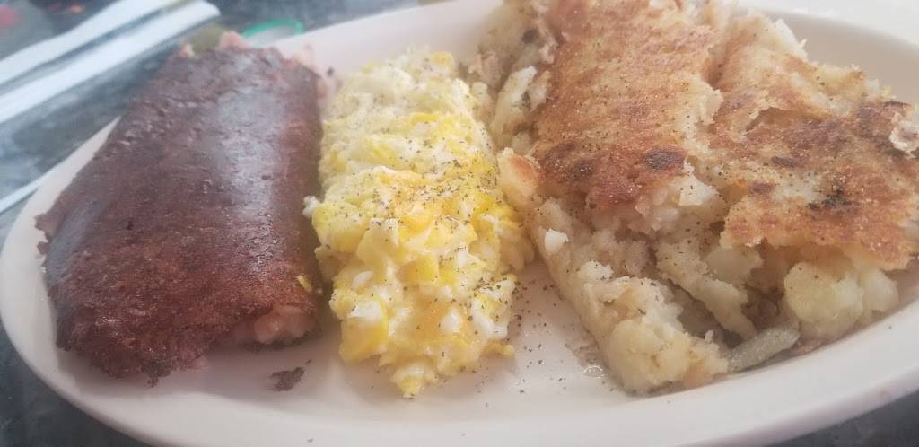 Feed Bag Carry-Out | restaurant | 3718 Old Silver Hill Rd, Suitland, MD 20746, USA | 3014235655 OR +1 301-423-5655