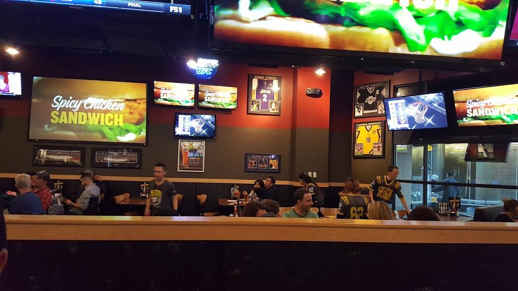 Buffalo Wild Wings | restaurant | 15301 Ventura Blvd P16, Sherman Oaks, CA 91403, USA | 8187289640 OR +1 818-728-9640