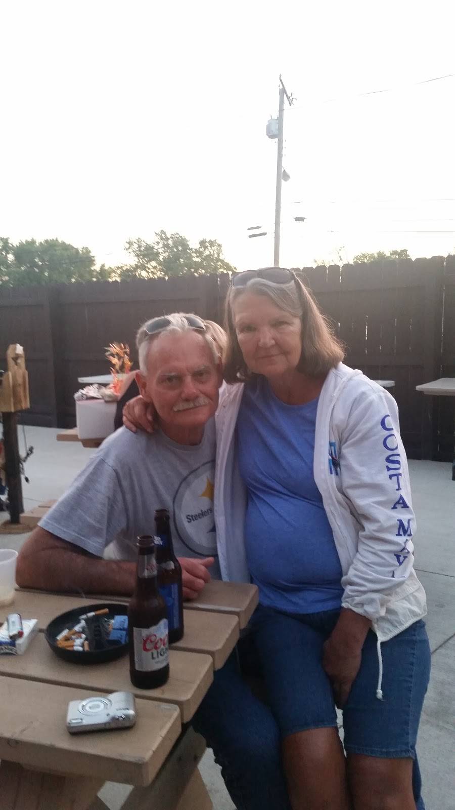 Dave & Debs Place | restaurant | 1814 Lisbon St, East Liverpool, OH 43920, USA | 3303853708 OR +1 330-385-3708