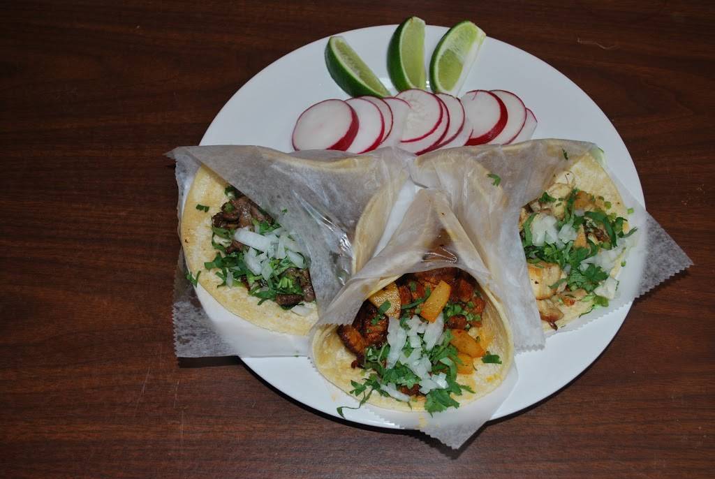 Compadres | restaurant | 92-21 Liberty Ave, Ozone Park, NY 11417, USA | 7183232660 OR +1 718-323-2660