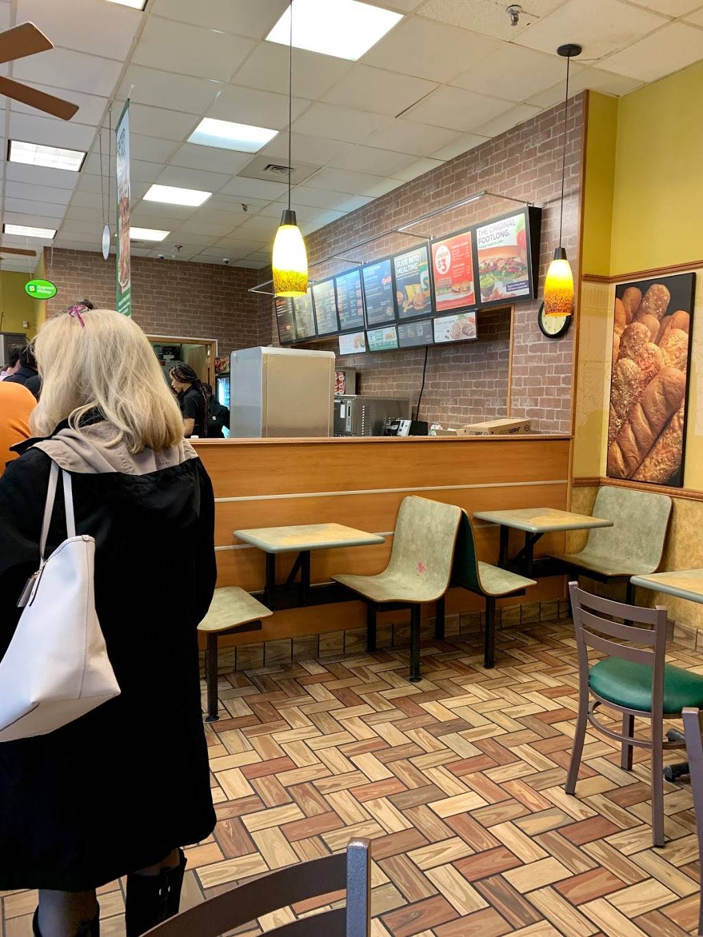 Subway | meal takeaway | 530 Church St Suite 100, Nashville, TN 37219, USA | 6152566138 OR +1 615-256-6138