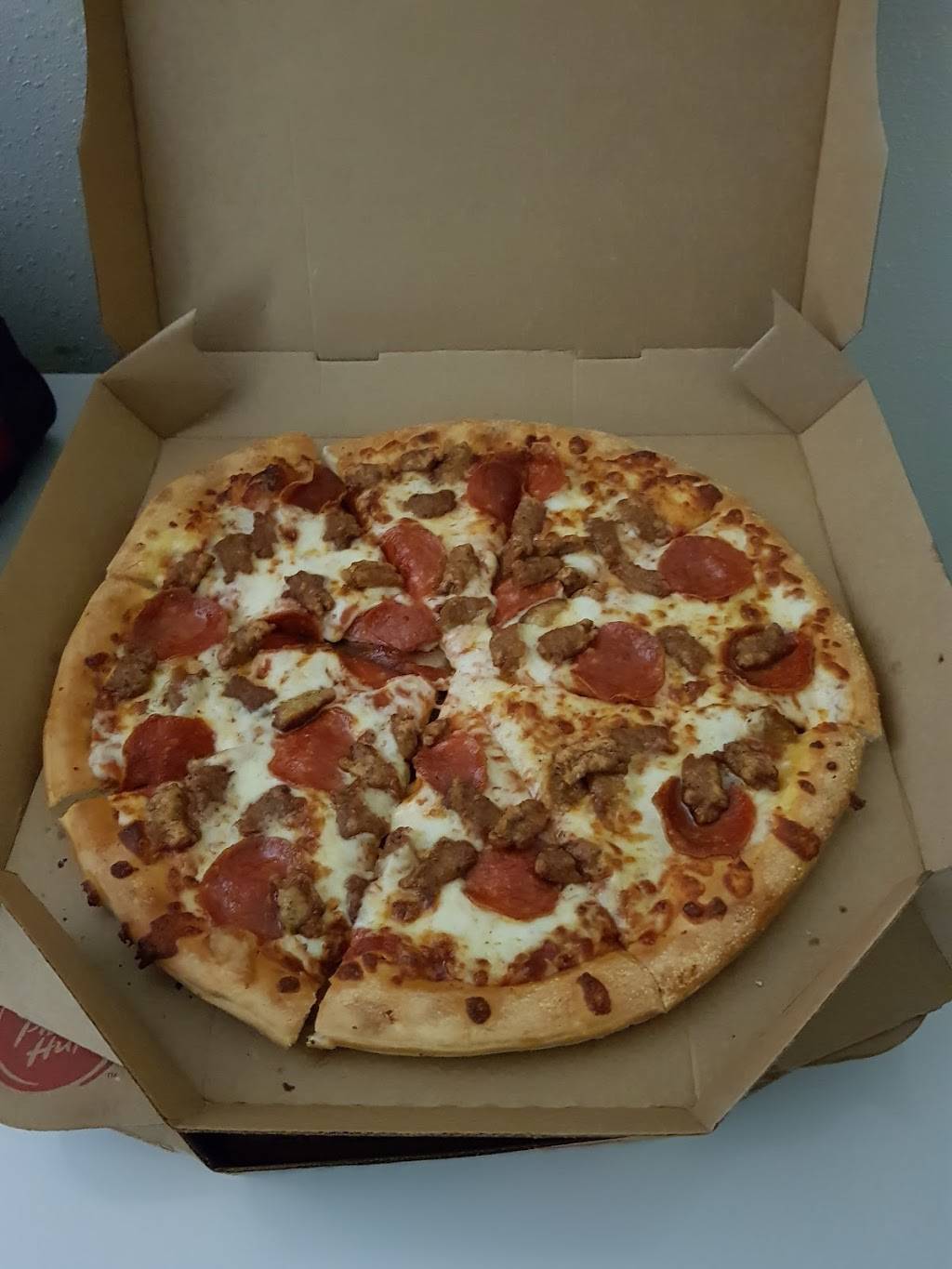 Pizza Hut | restaurant | 521 W Chapman Ave, Anaheim, CA 92802, USA | 7147402300 OR +1 714-740-2300