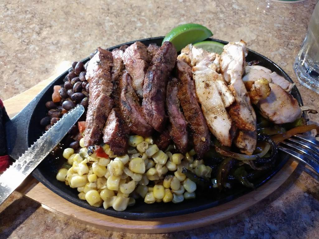 The Cork N Keg Grill | restaurant | 4 Essex Dr, Raymond, NH 03077, USA | 6032441573 OR +1 603-244-1573