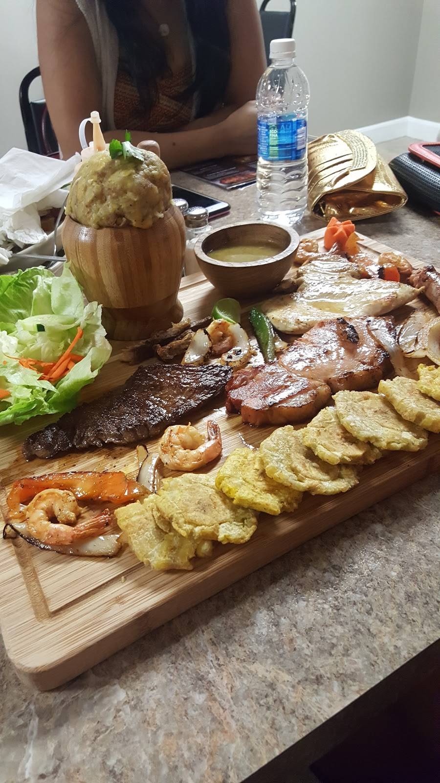 Flavor Grill Restaurante & Catering | restaurant | 415 Lawrence St, Lowell, MA 01852, USA | 9784550864 OR +1 978-455-0864