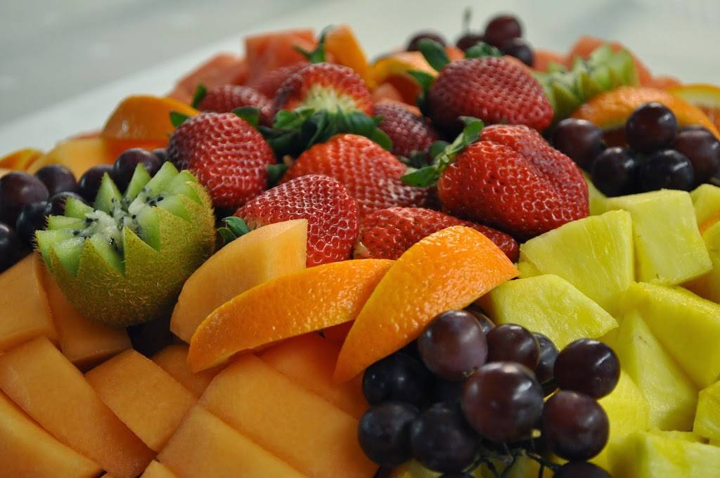 Charlies Catering & Co | restaurant | 1015 Michigan Ave, South Milwaukee, WI 53172, USA | 4145707500 OR +1 414-570-7500