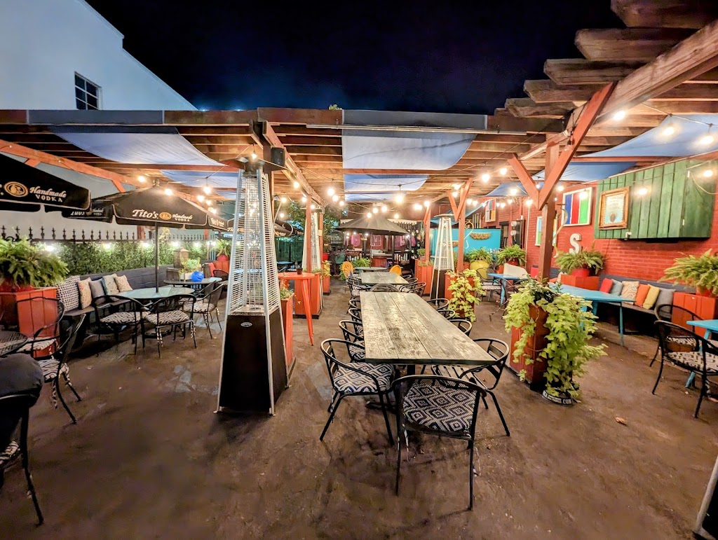 Stickyz RocknRoll Chicken Shack | restaurant | 107 River Market Ave, Little Rock, AR 72201, USA | 5013727707 OR +1 501-372-7707