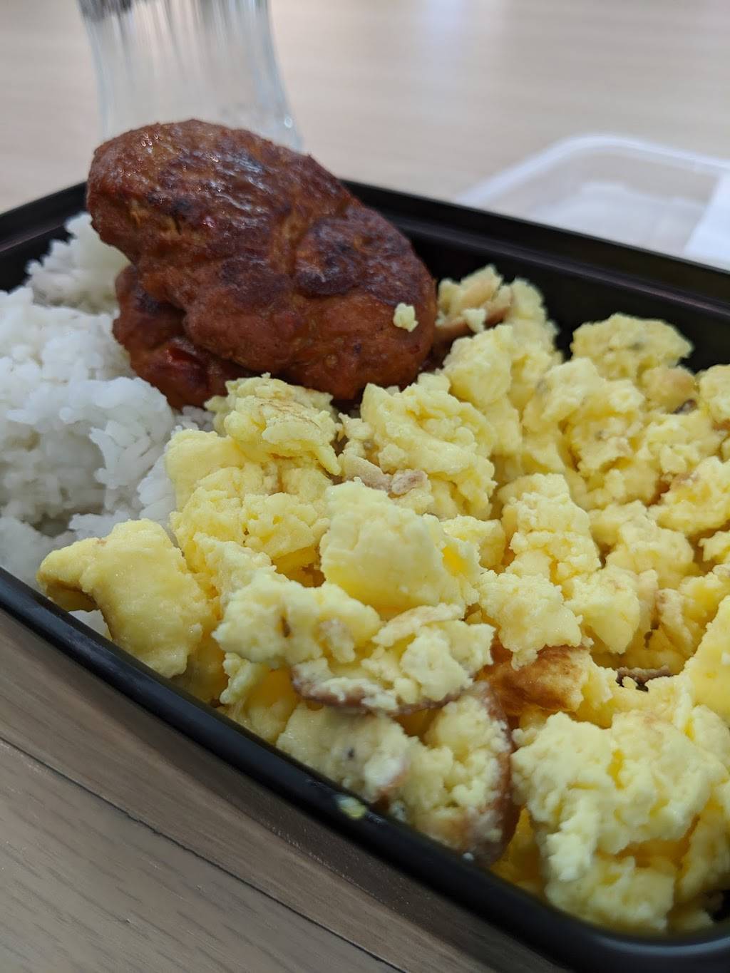 Big Bowl | restaurant | 8500 Peña Blvd, Denver, CO 80249, USA | 7202512566 OR +1 720-251-2566