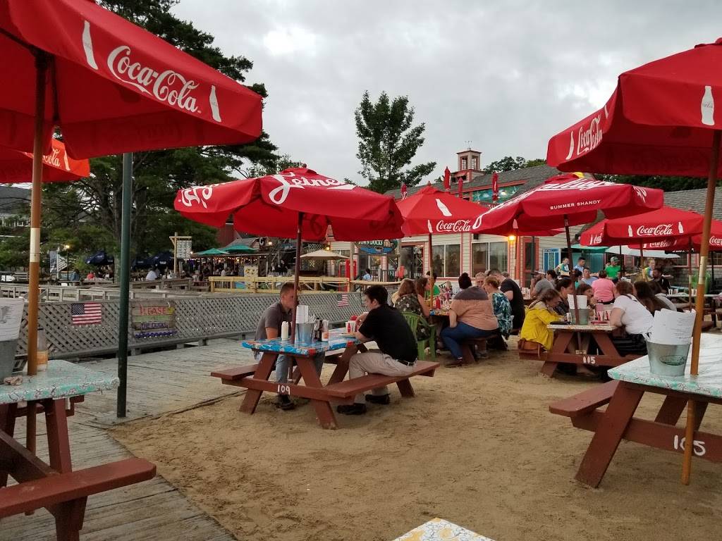 Town Docks Restaurant | restaurant | 289 Daniel Webster Hwy, Meredith, NH 03253, USA | 6032793445 OR +1 603-279-3445