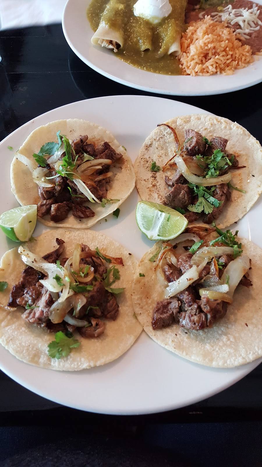 Super Tortas y Antojitos Los Chinelos | restaurant | 1730 W Randol Mill Rd #146, Arlington, TX 76012, USA | 8177953977 OR +1 817-795-3977